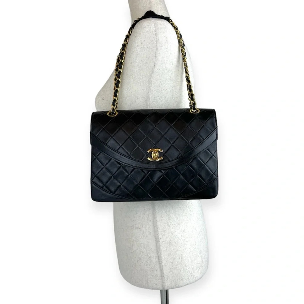 CHANEL CC Single Flap Quilted Lambskin Leather  Bag - Picture 3 of 15